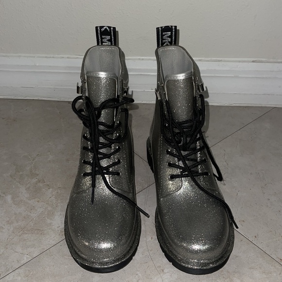 Michael Kors woman’s rainboots - Picture 2 of 5